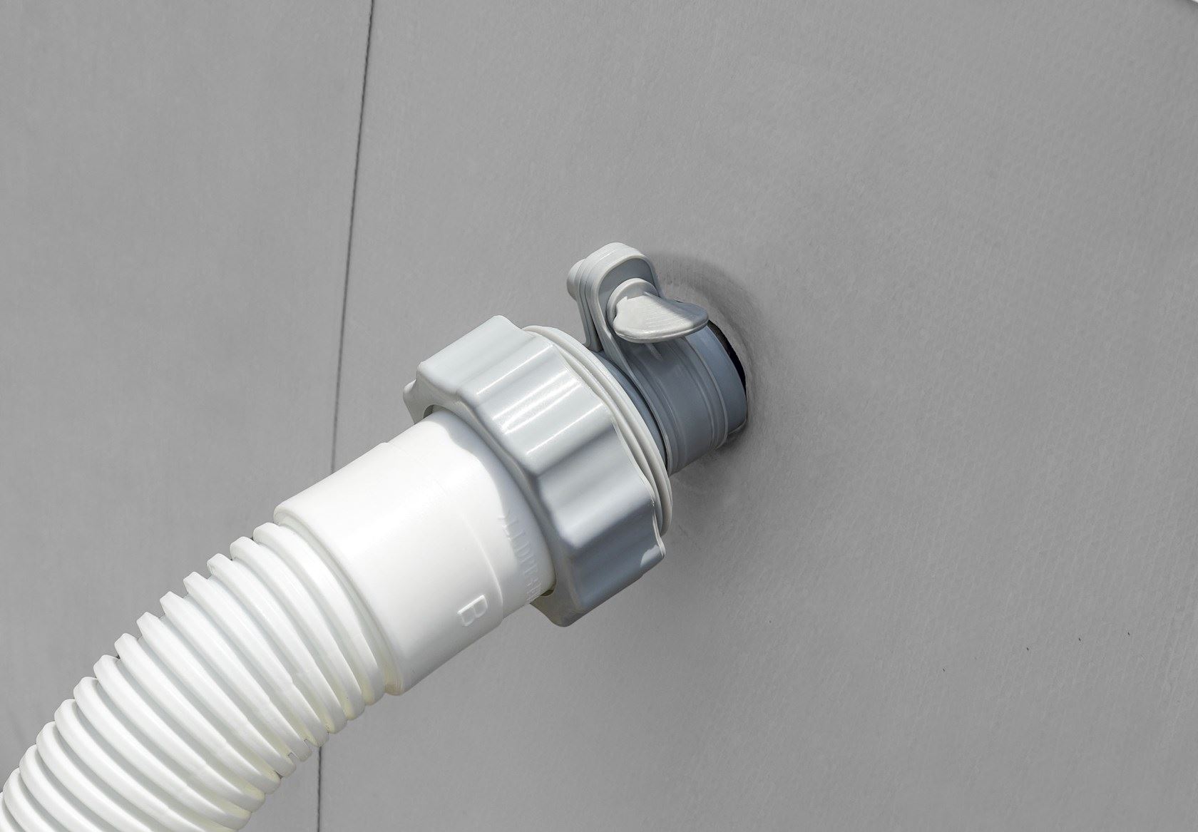 Intex slangadapter B - koppelt zonder moeite een slang van 38 mm aan op een 32 mm aansluiting afbeelding