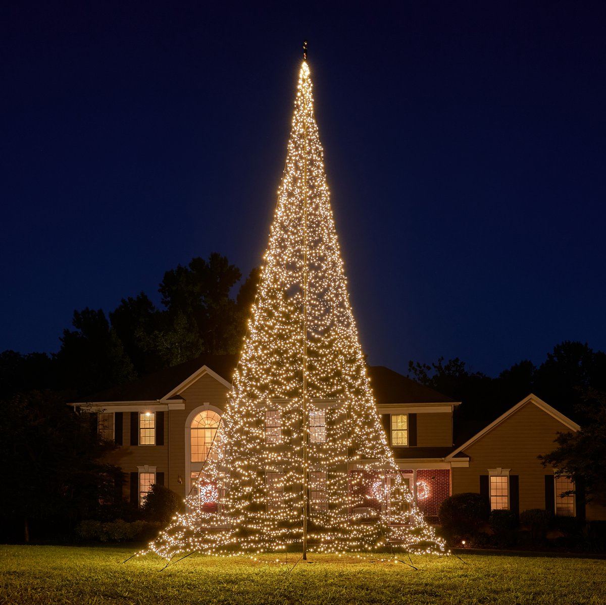 Fairybell vlaggenmast kerstboom - 10 m - 8.000 warm witte ledlampjes - exclusief vlaggenmast afbeelding