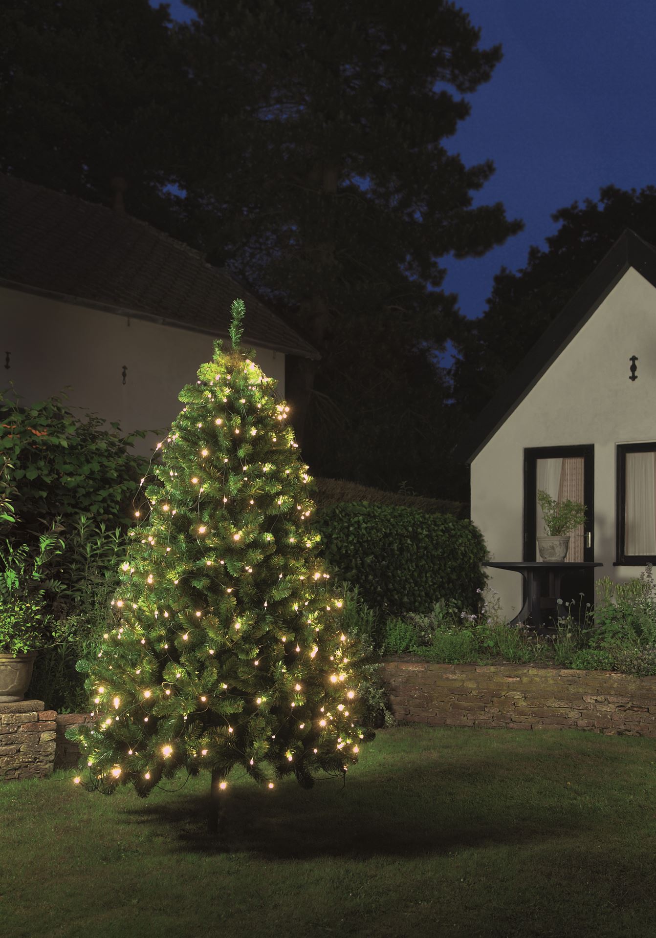 Anna's Collection - netverlichting boom - 240 warm witte ledlampjes - geschikt voor een boom van 170-210 cm - met timer afbeelding